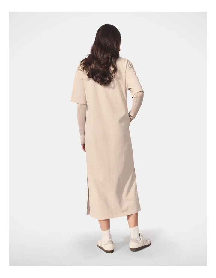 D-Luxe T-shirt Dress in Shell image 2