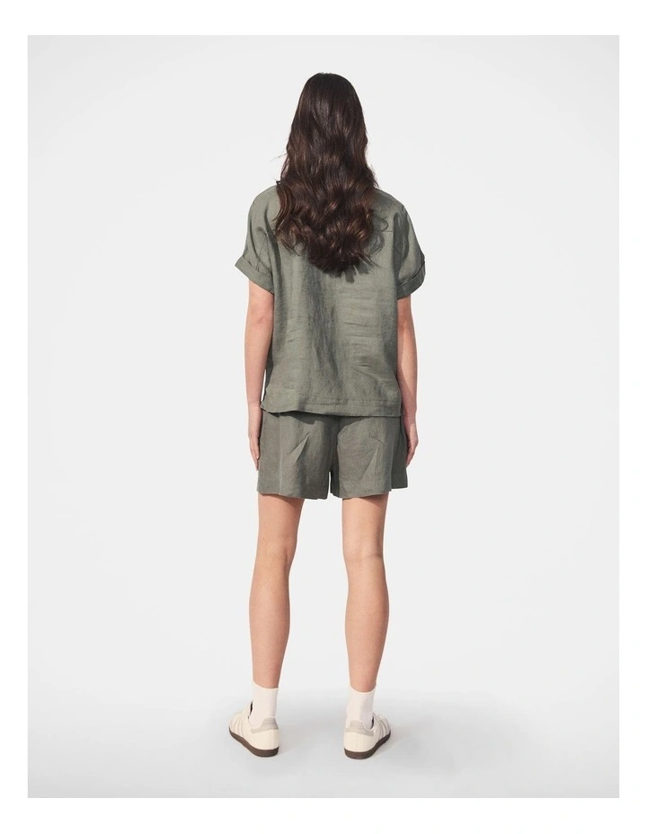 D-Luxe Pocket Linen Shirt in Green image 2