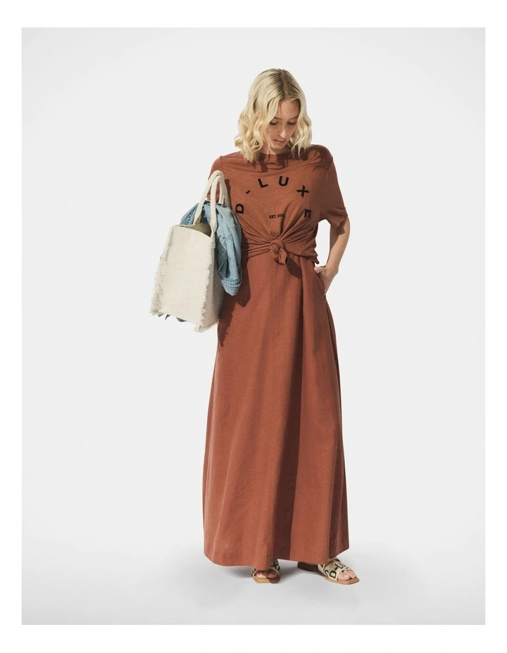 D-Luxe Linen Blend Logo Tee in Browns image 1
