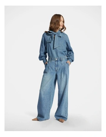 Amelia Pleated Wide Leg Jeans in Blue