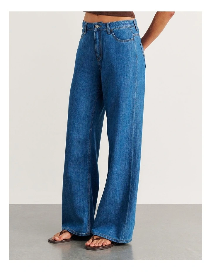 Loe Mid Rise Straight Jean in Blue image 3