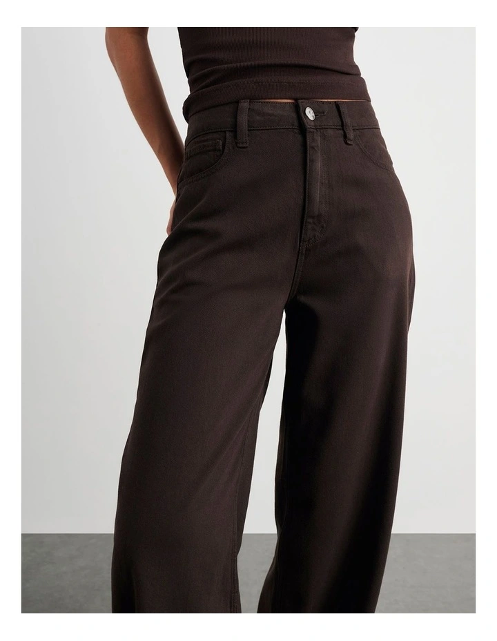 Loe Mid Rise Straight Jean in Brown image 6