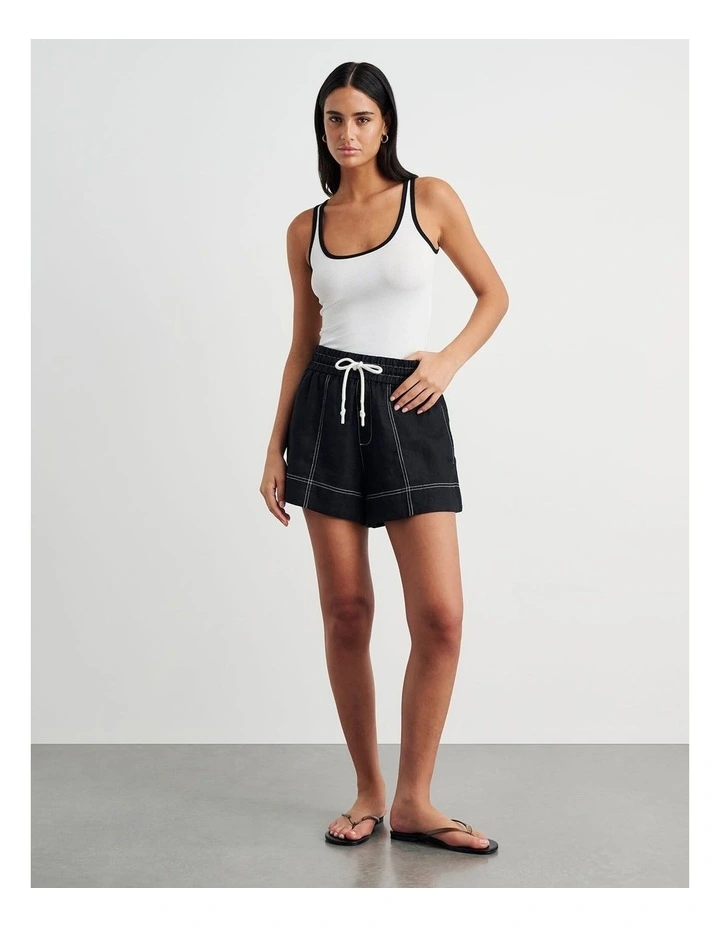 Gigi Linen Pull On Shorts in Black image 4