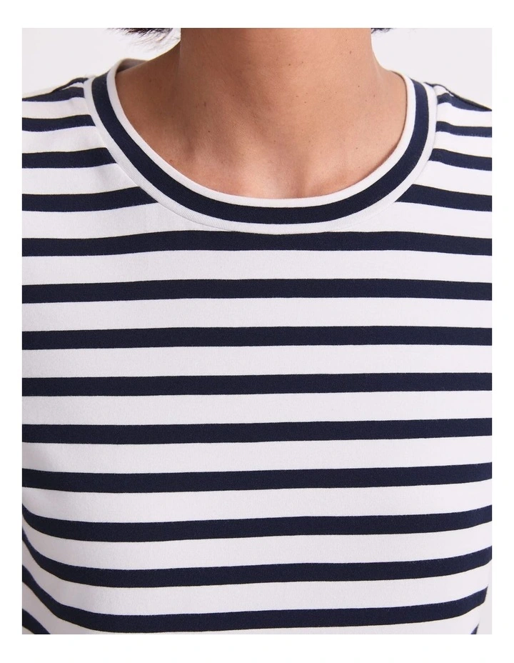 Perfect Tee in Navy image 7