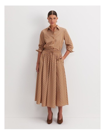 TAN/WHITE colour