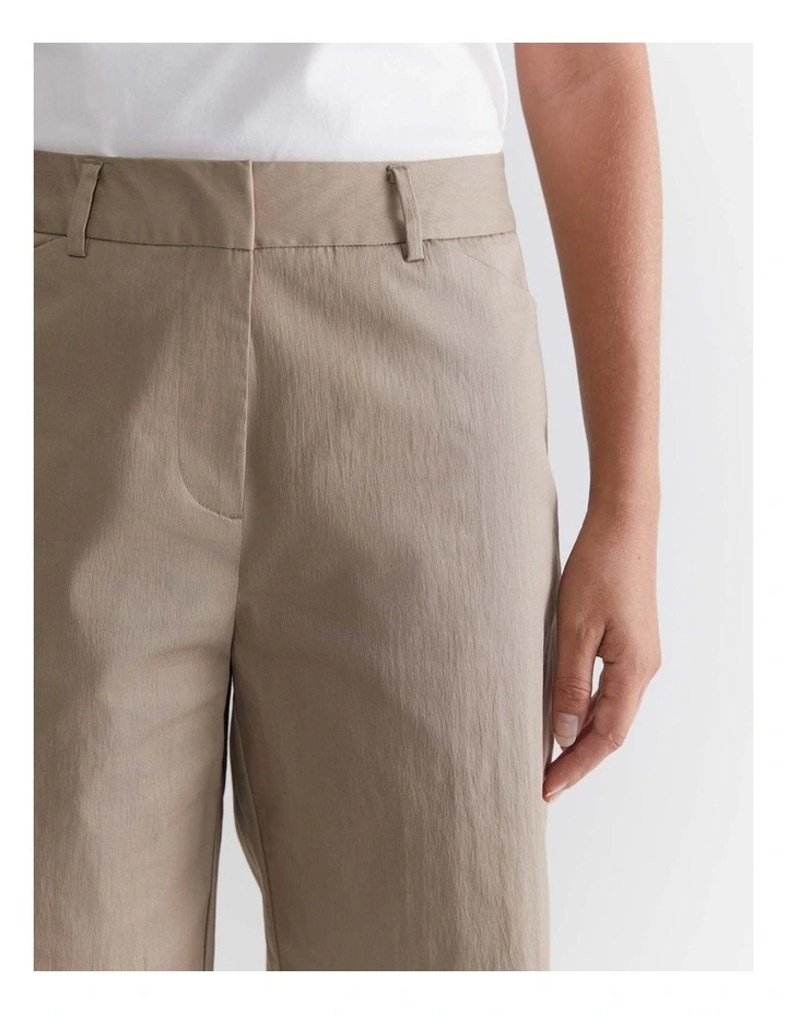 Evie Bermuda Shorts in Cappuccino image 4