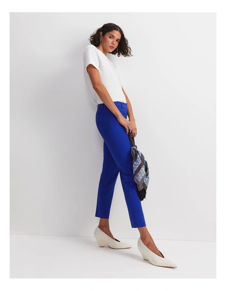 Evie Capri image 2