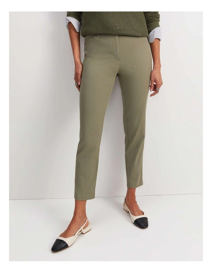 Evie Capri image 1