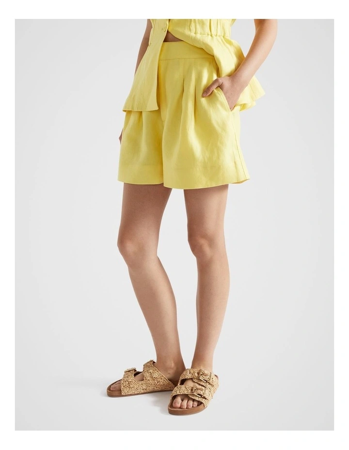 Linen Mid Length Short in Lemon Drop image 3