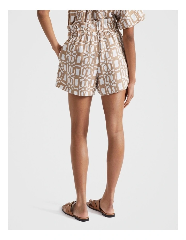 Linen Retro Shorts in Beige image 4