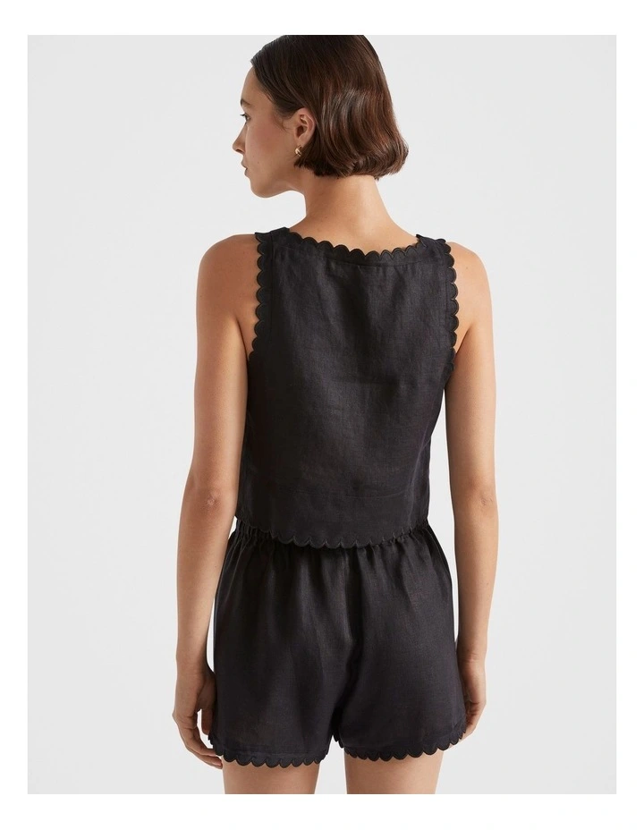 Linen Scallop Shell Top in Black image 2