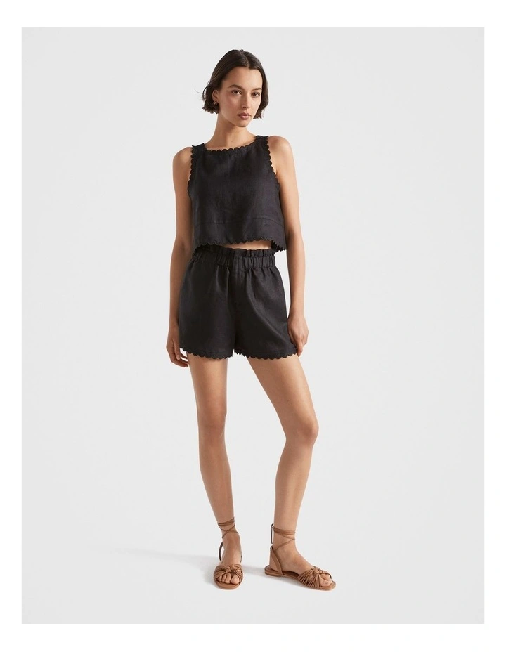 Linen Scallop Shell Top in Black image 4