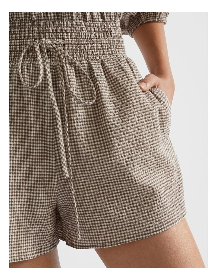 Textured Gingham Short in Cappuccino image 3