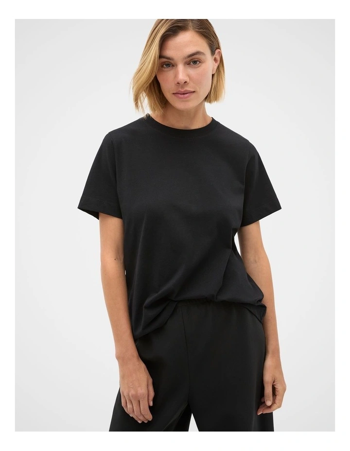 Core Neat Tee in Black image 1