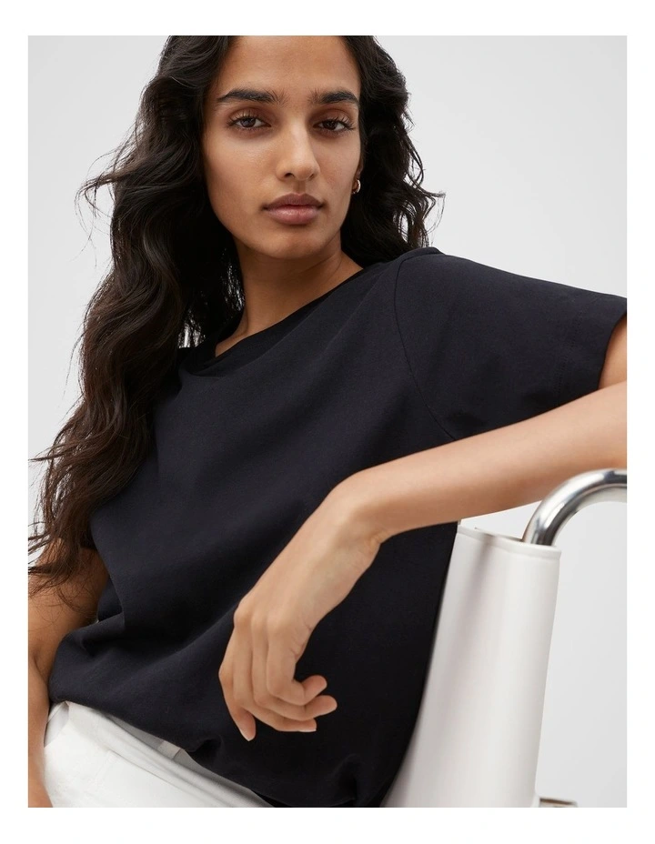 Core Neat Tee in Black image 1