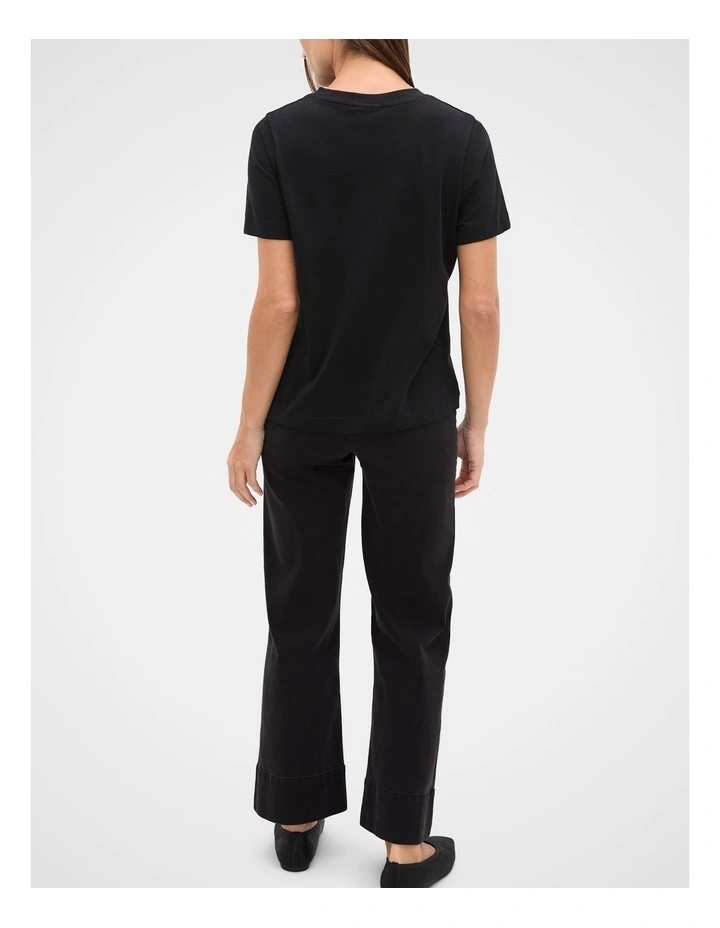 Core Neat Tee in Black image 2