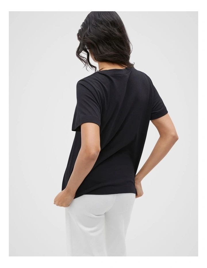 Core Neat Tee in Black image 2