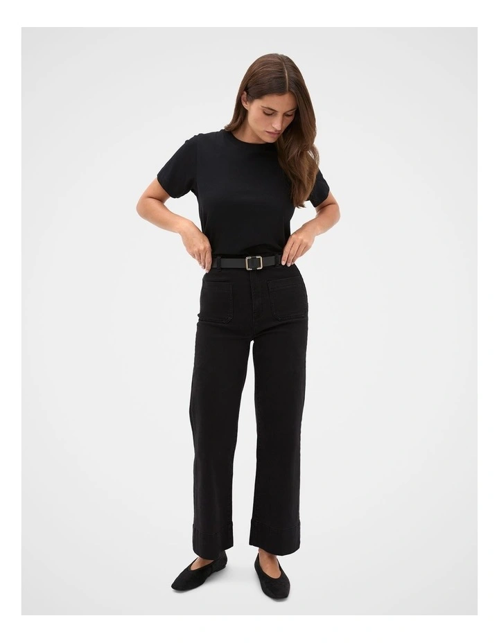 Core Neat Tee in Black image 3