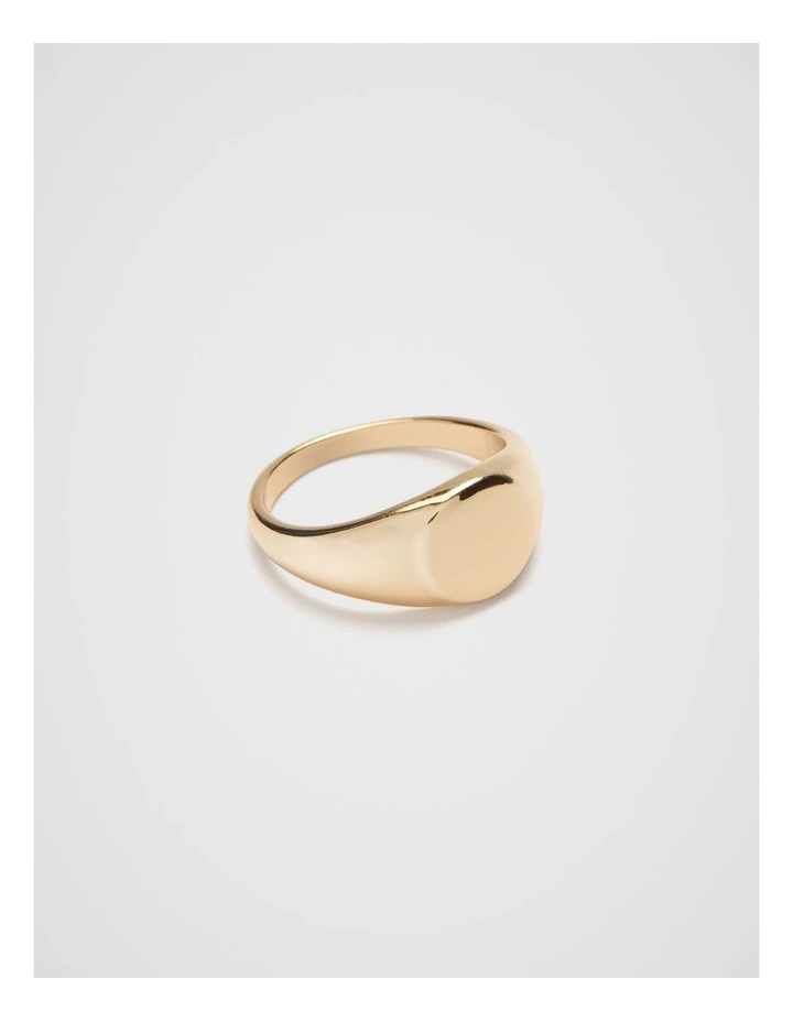 Signet Ring in Gold image 3