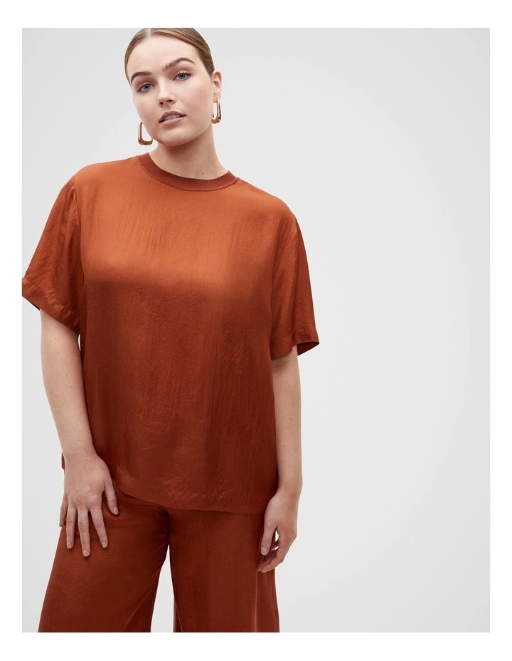 Textured Satin Tee in Russet image 7