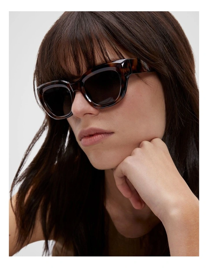 Rachel Cat Eye Sunglasses in Dark Tort image 2