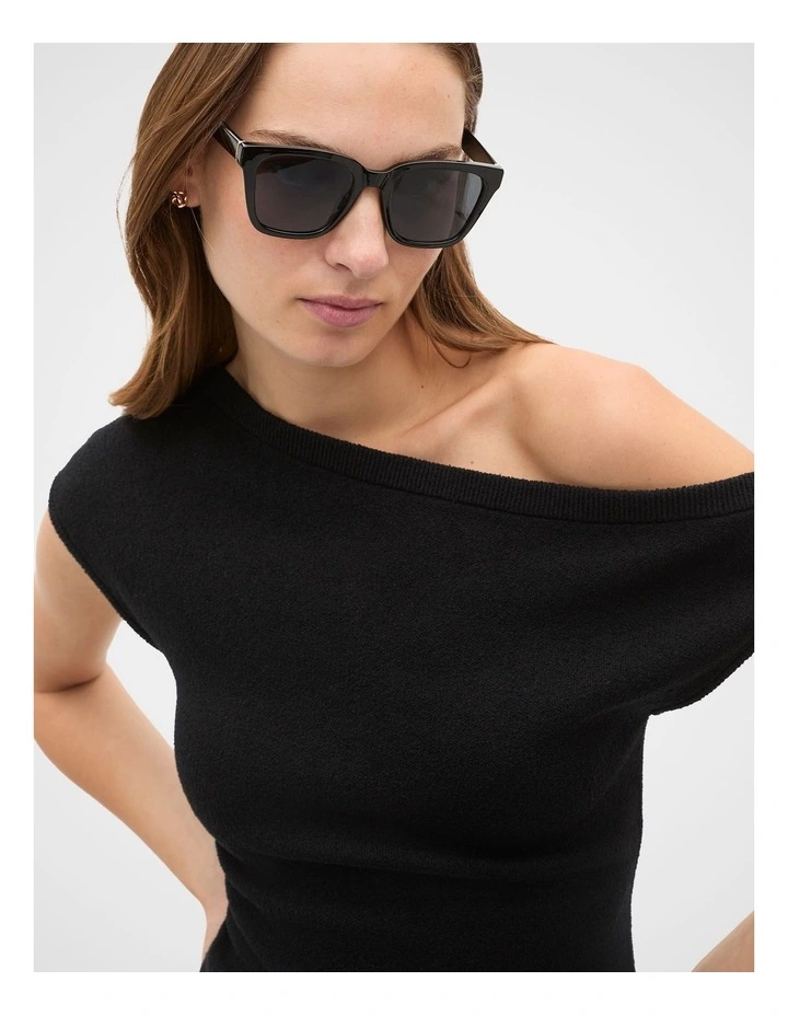 Daniella D Frame Sunglasses in Black image 2