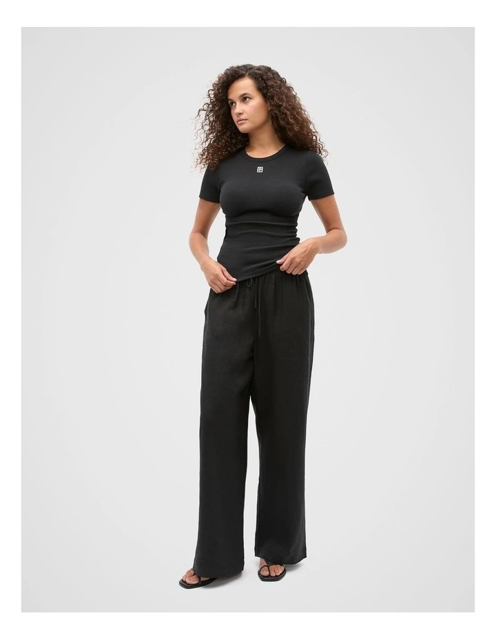 Rib Tee in Black image 4
