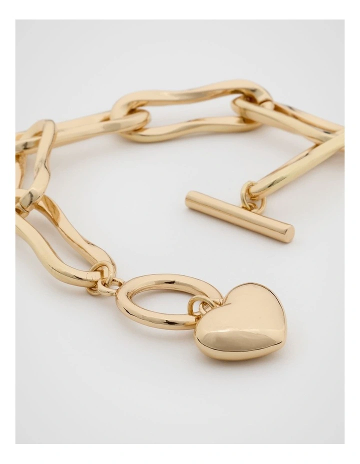 Heart Bracelet in Gold image 3