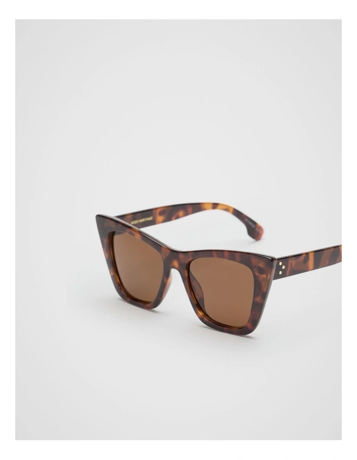 Paola Designer Catseye Sunglasses in Dark Tort image 3