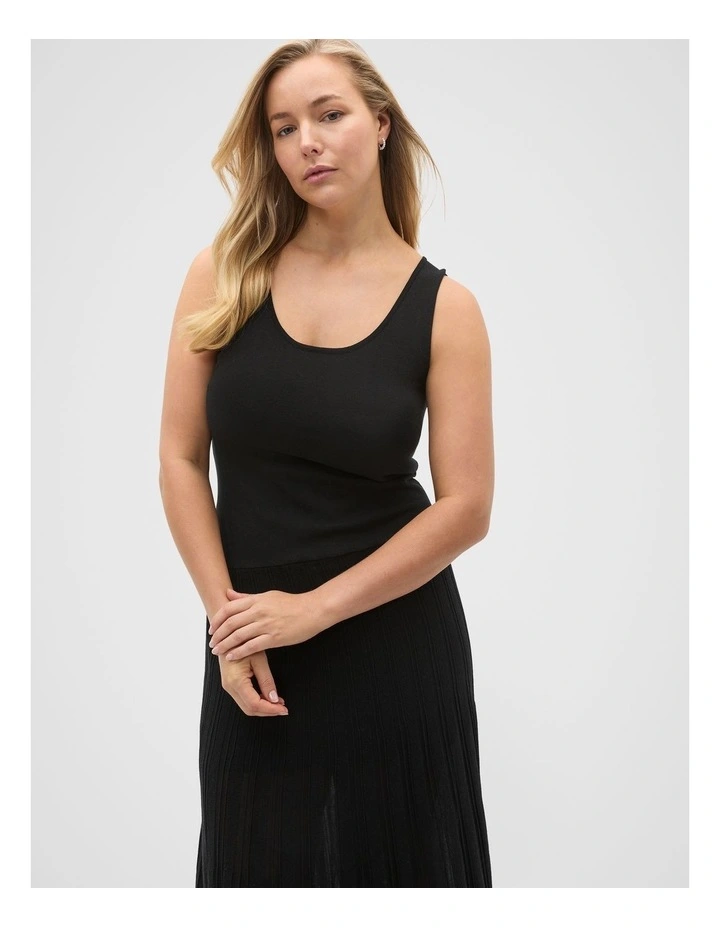 Fine Rib Knit Panel Maxi Dress in Black image 7