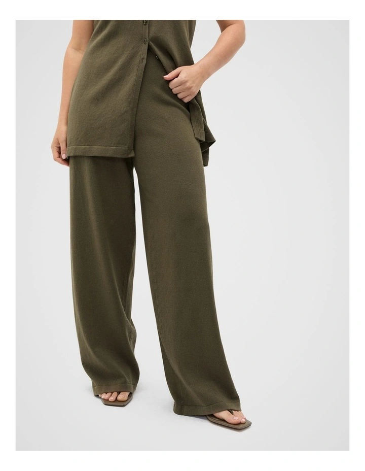 Summer Knit Pant in Olive Leaf image 5