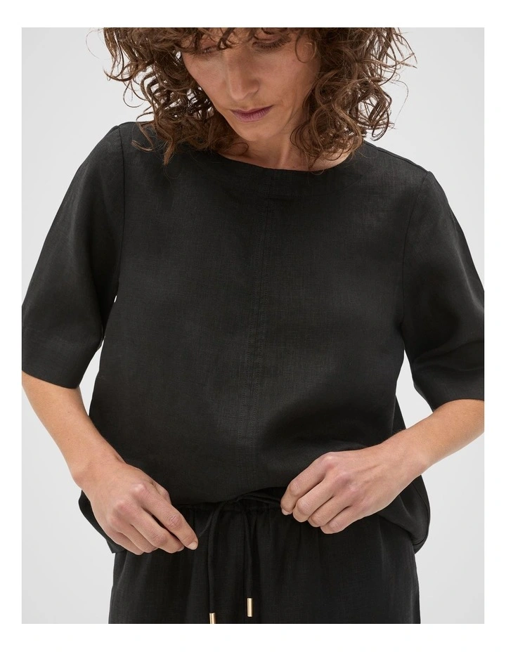 Core Linen Tee in Black image 4