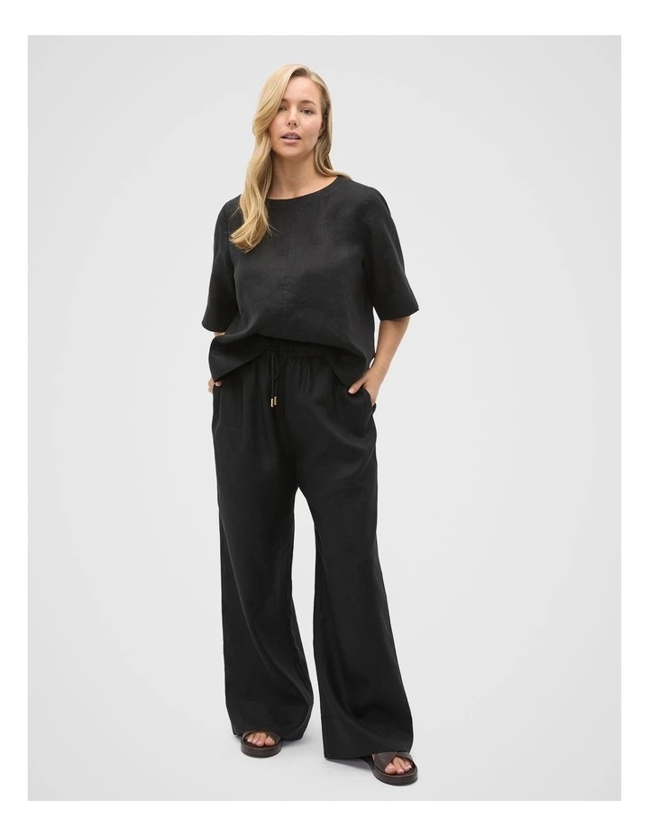 Core Linen Tee in Black image 7