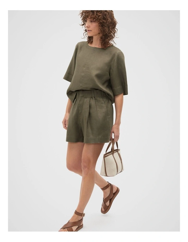 Core Linen Tee in Olive Leaf image 3