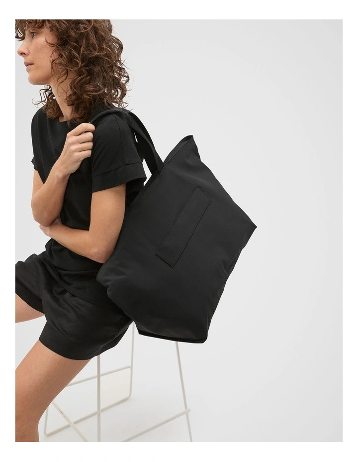 Seed Daily Tote in Black image 2
