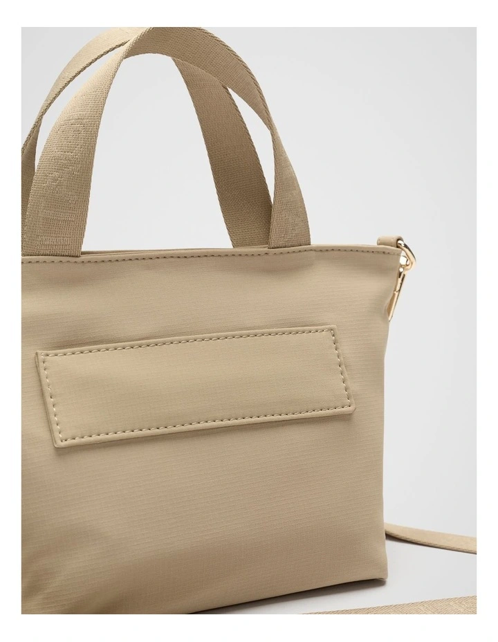 Daily Crossbody Bag in Rye image 3