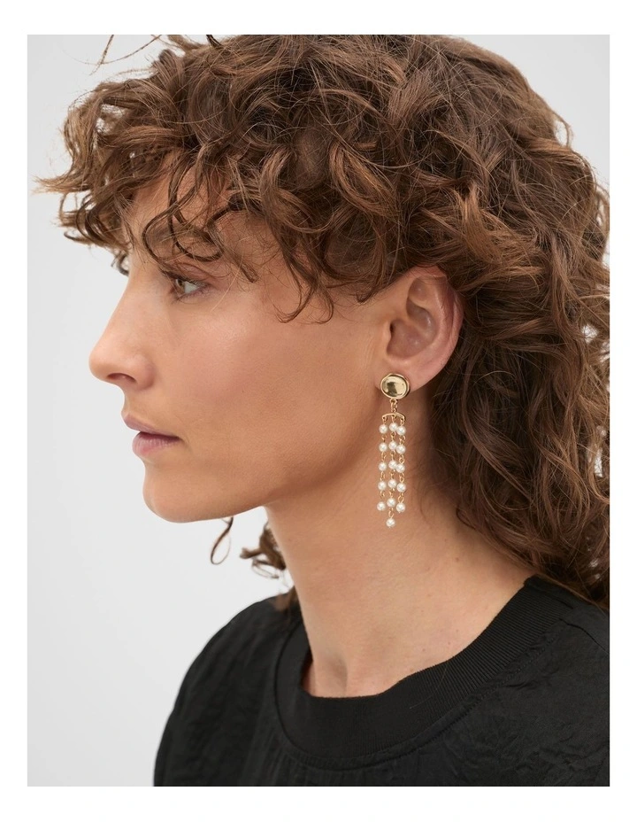 Pearl Station Long Earring in Gold image 2