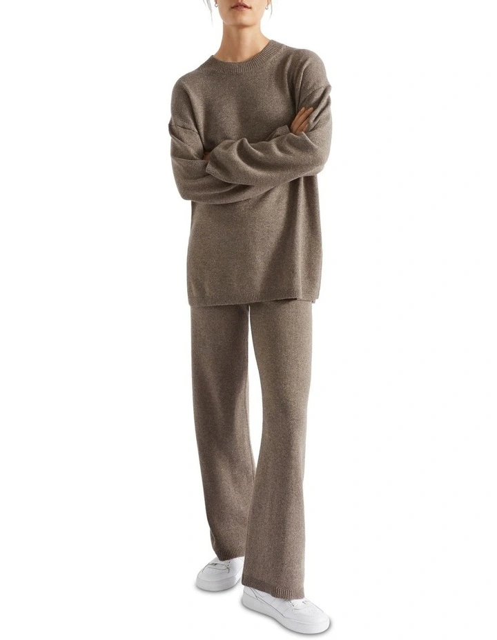 Oversized Easy Knit in Brown image 2