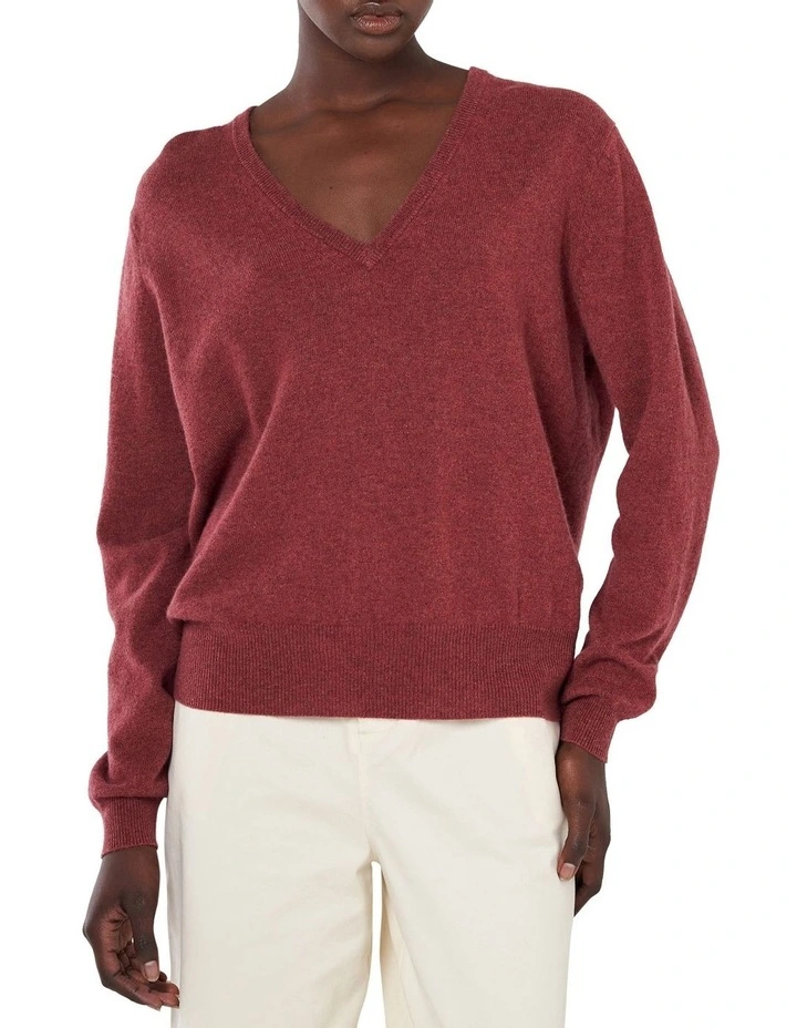 Cashmere V Neck in Red image 2