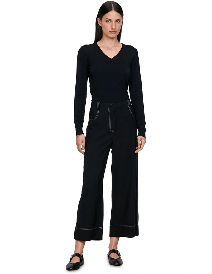 Long Sleeve V-Neck Knit in Black image 1
