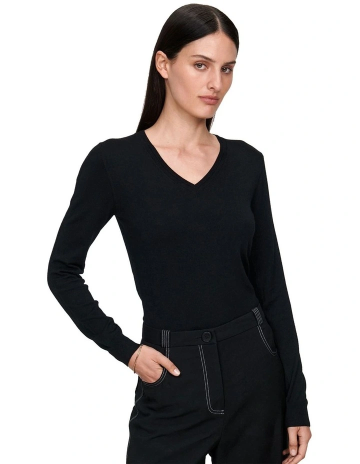 Long Sleeve V-Neck Knit in Black image 2