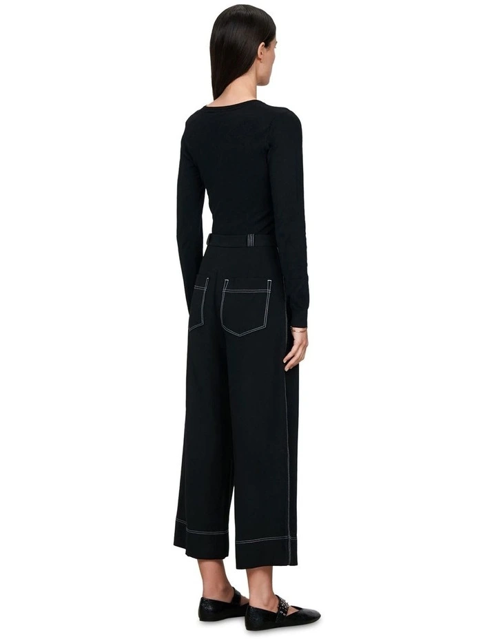 Long Sleeve V-Neck Knit in Black image 3