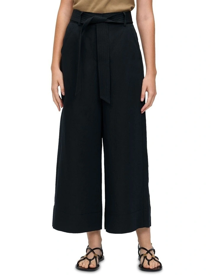 Luxe Linen Pocket Wide Cropped Pant in Black image 2
