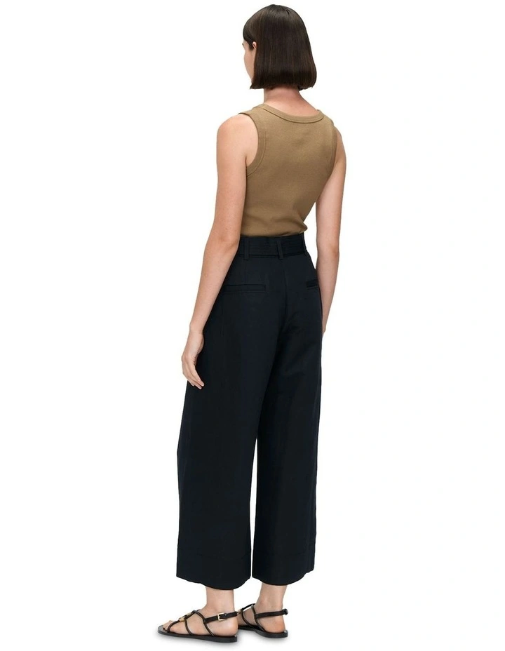 Luxe Linen Pocket Wide Cropped Pant in Black image 3