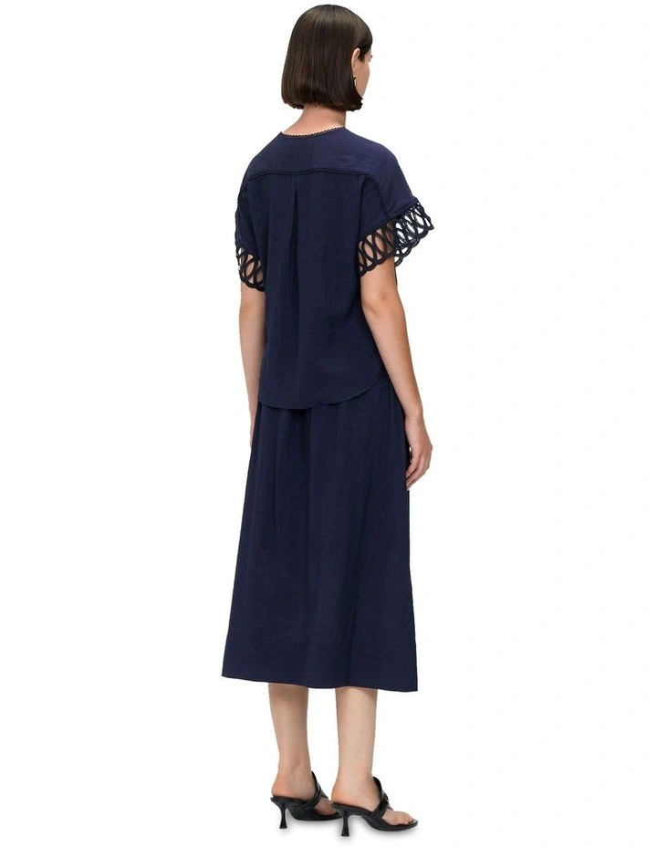 Textured Viscose Pocket Skirt in Navy image 3