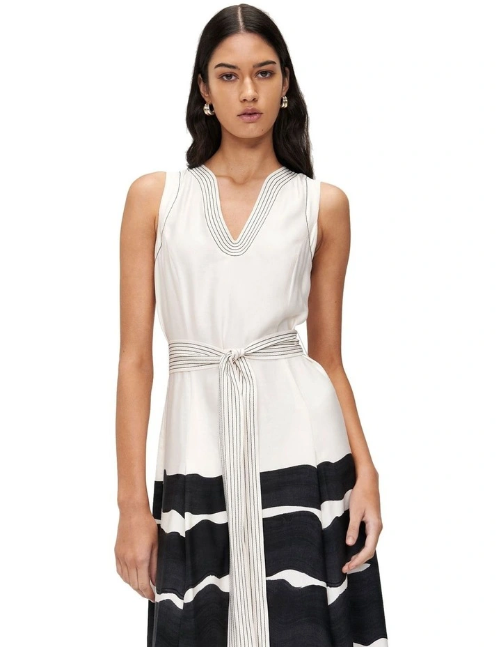 Brushed Waves Viscose Linen Dress in Black image 2