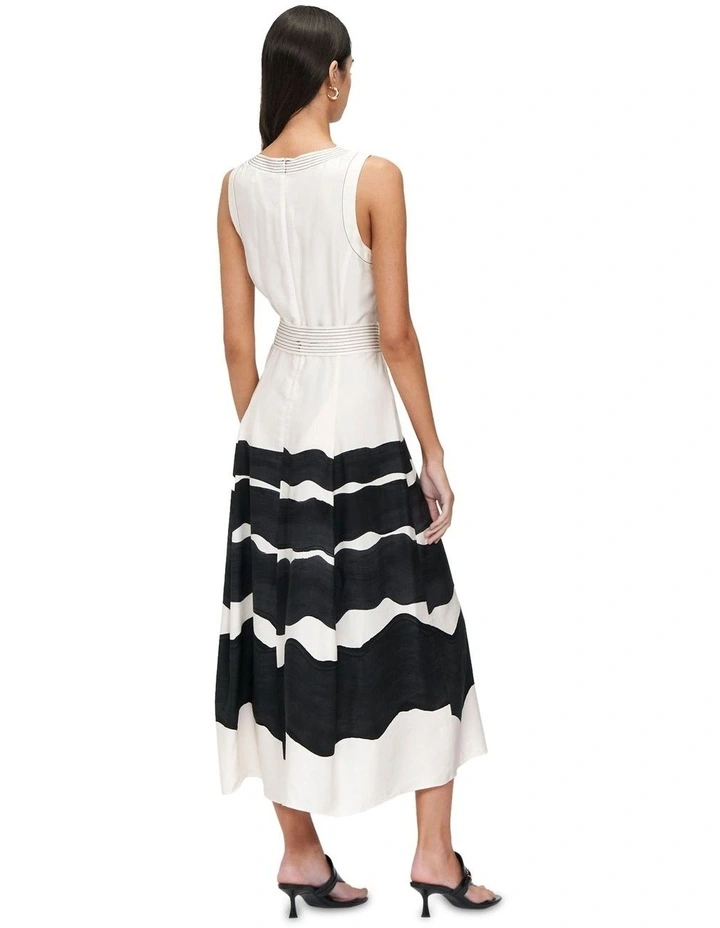 Brushed Waves Viscose Linen Dress in Black image 3