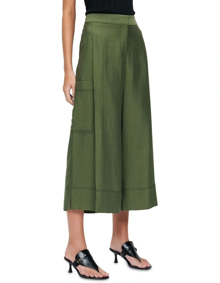 Washer Tencel Pocket Cropped Pant in Fern image 3