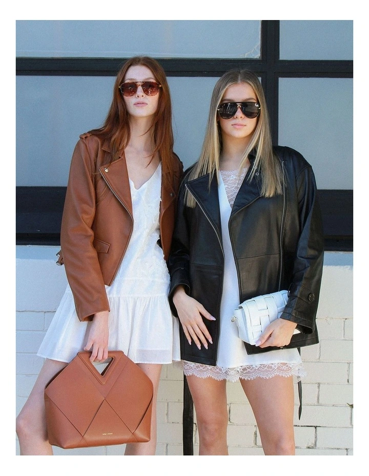 Oceanside Sunnies Sunglasses in Tortoise image 6