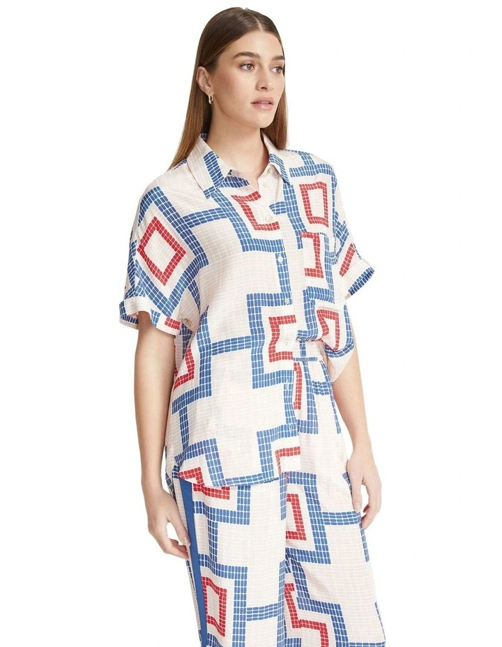 Jasmine Geo Print Short Sleeve Shirt in Blue/Red/Nude image 2